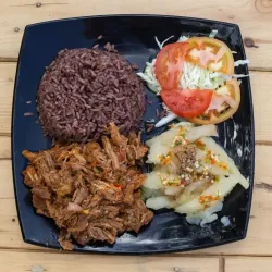 Ropa vieja de Cerdo al carbón 