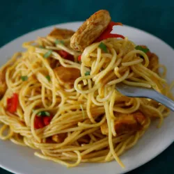 Espaguetis de pollo