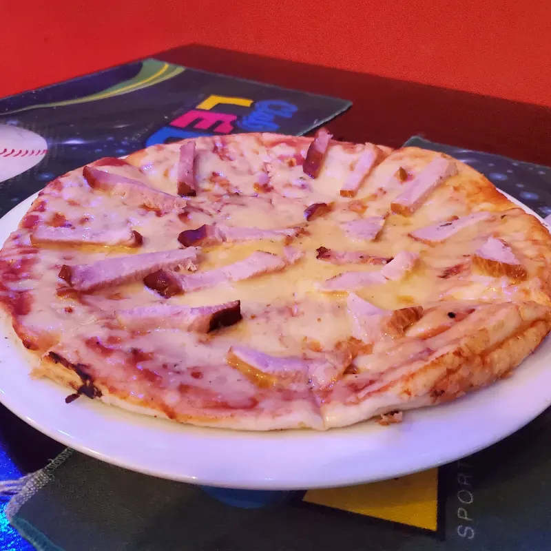 Pizza de jamón pierna