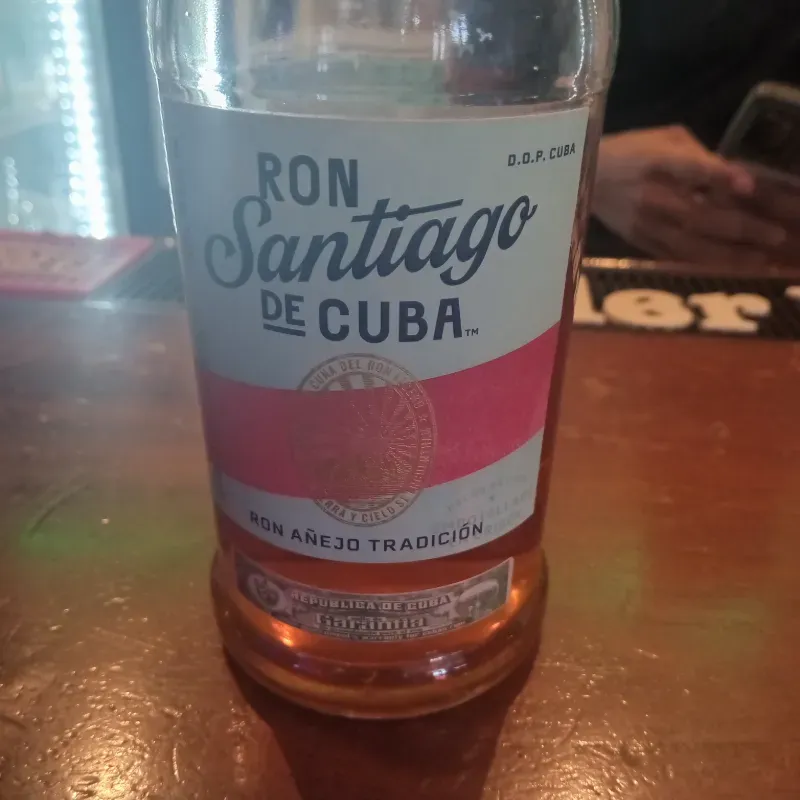 Santiago Añejo Tradicion (Trago)