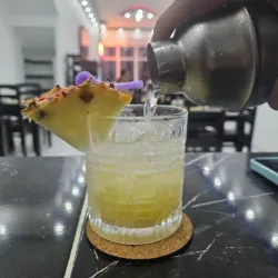 CAIPIROSKA DE PIÑA