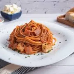 SPAGHETTI DE JAMÓN Y QUESO 