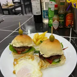 HAMBURGUESA A CABALLO