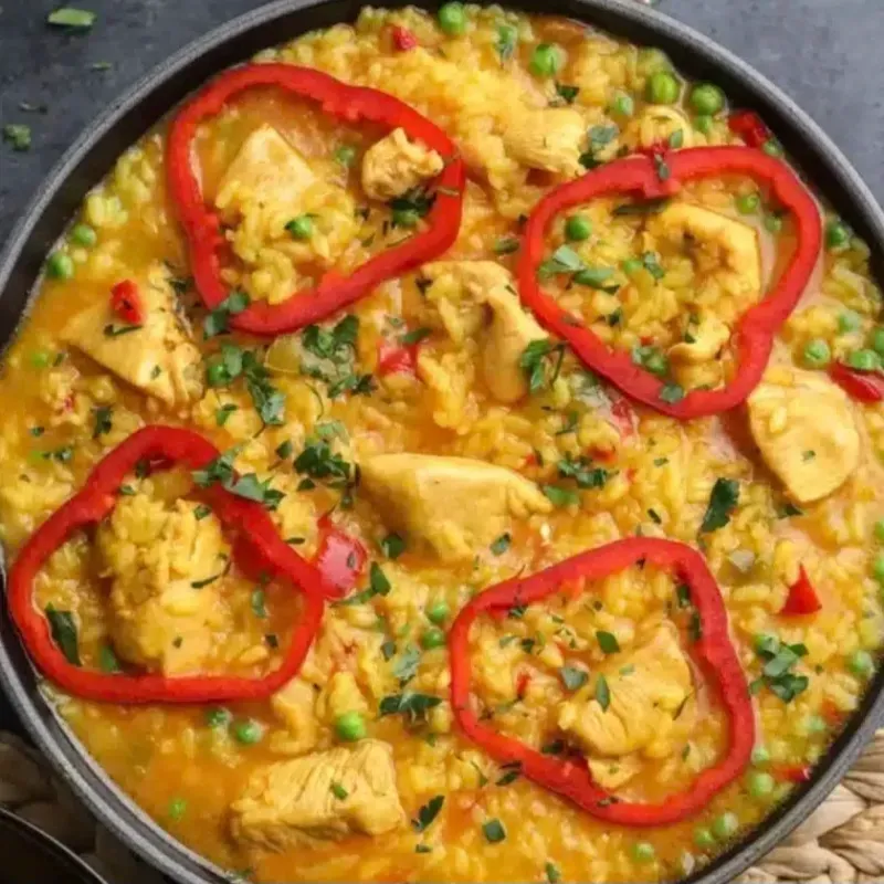 ARROZ CON POLLO A LA CHORRERA/RICE COOKED WITH CHIKEN BROTH