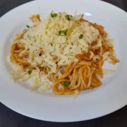 ESPAGUETIS NAPOLITANOS/NEAPOLITAN SPAGUETTI