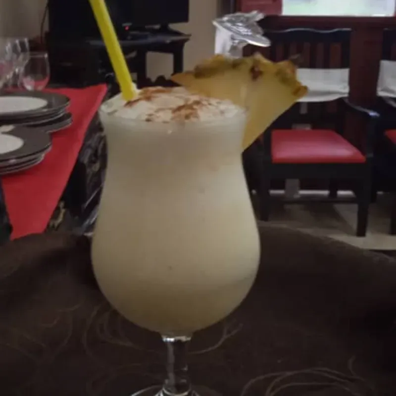 PIÑA COLADA CON ALCOHOL/PIÑA COLADA WAIT ALCOHOL 