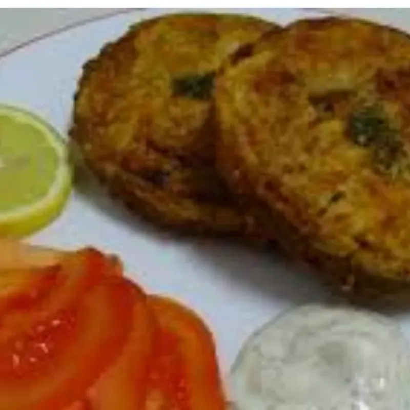 PESCADO FRITO Al PlATO / FRIED FISH ON THE PLATE