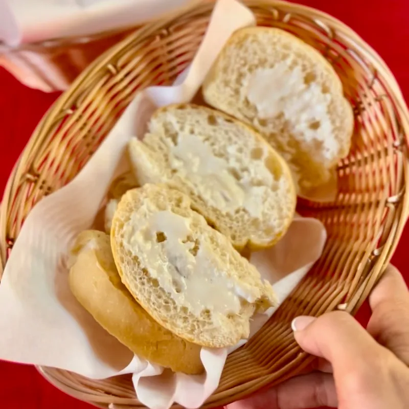 Cesta de Pan con Mayonesa 