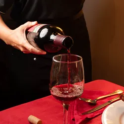 Copa de Vino Tinto o Blanco.