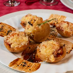 Tostones Rellenos con Jamón y Queso Gouda 