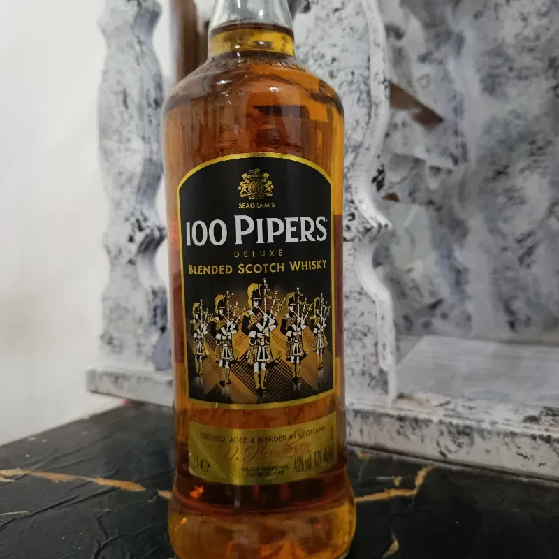 100 Pipers 