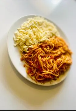 Spaguetti de jamón y queso