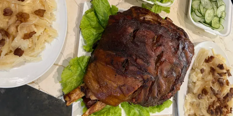Pierna de cerdo asada (cena para 15 personas)
