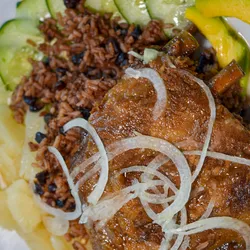 Costilla de Cerdo Frita a la Criolla