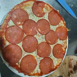 Pizza Napolitana con [Chorizo]