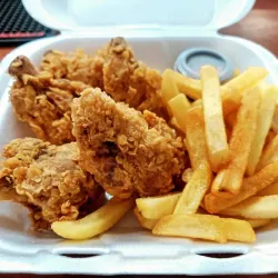 Alitas de pollo estilo kentucky