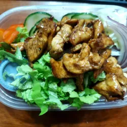 Ensalada de pollo teriyaki