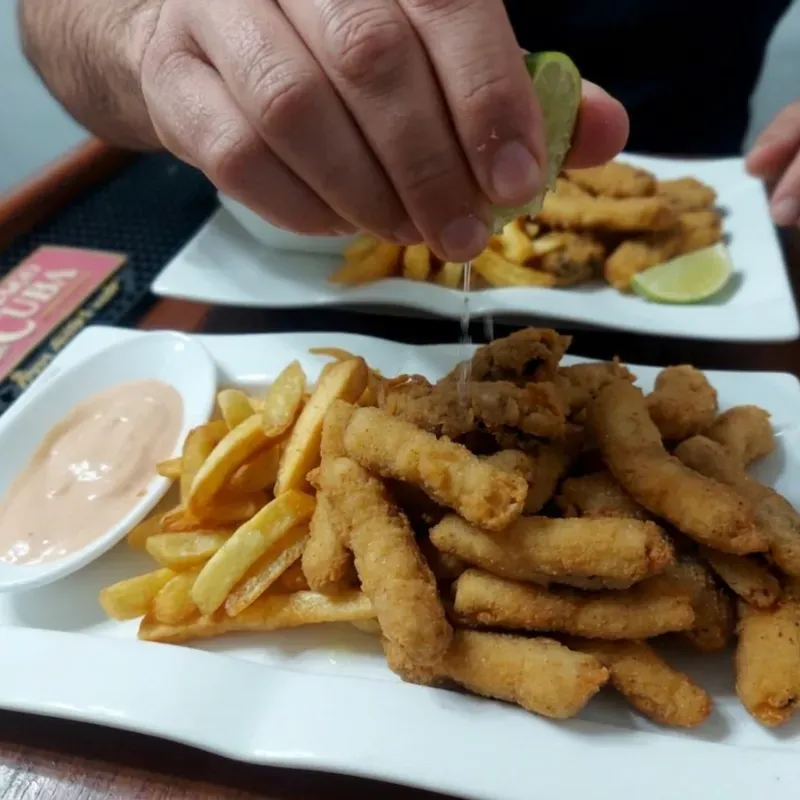 Eperlán de pescado con salsa rosa