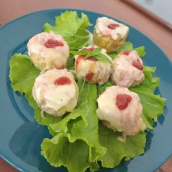 Tostones Rellenos con jamón y Queso Gouda gratinado