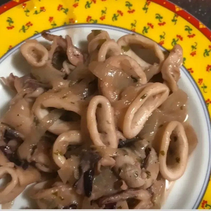 Calamares Encebollados