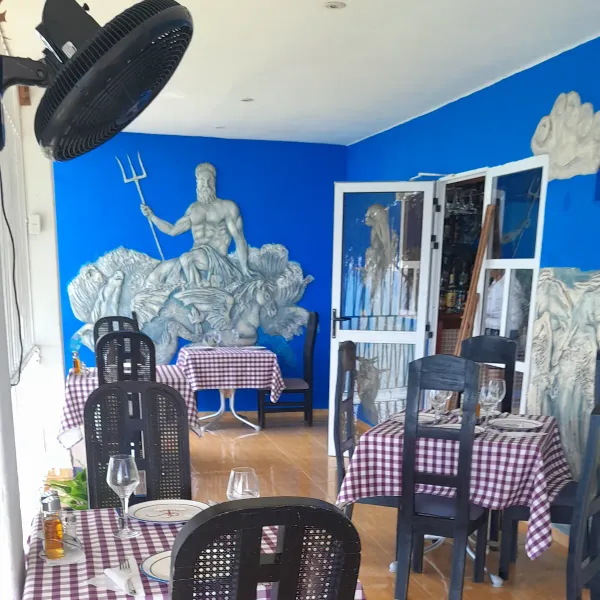 Somos su mejor opci贸n para el placer del sabor y las vistas espectaculares. Con el sabor 煤nico de la cocina cubana y con un toque marino馃崵馃馃, acompa帽ado de una vista exclusiva de la bah铆a santiaguera, en un ambiente acogedor y con un staff de profesionales que dan un toque de excelencia a nuestro servicio. Nuestra familia le da la bienvenida a nuestro Men煤 Online.
Abrimos todos los d铆as, de 11:30 am - 6:30 pm, por llegada libre y por reservaci貌n para las cenas. 馃搷Estamos en "Avenida Caribe #13, zona residencial de Ciudamar, Santiago de Cuba, Cuba". Y en el tel茅fono馃摬+5322691168 -+53793462 y +52465847 馃寠馃敱. Gracias por preferirnos 馃敱馃寠.