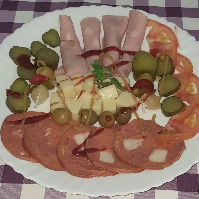 Entremés de Jamón, Queso y Chorizo Vela