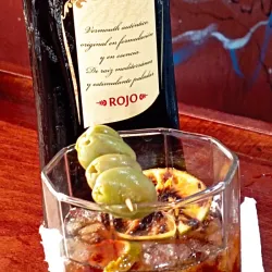 Vermouth (Vermouth rojo "Yzaguirre")