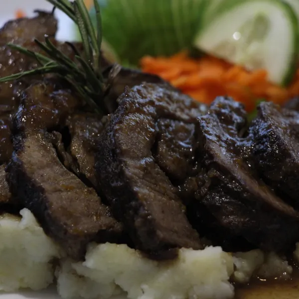 La casa G310 es un espacio acogedor y familiar para que disfrutes de una experiencia culinaria única. Aquí se fusionan la cultura y la gastronomía. No dejes que te lo cuenten!!! 