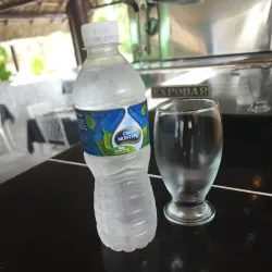 Agua natural
