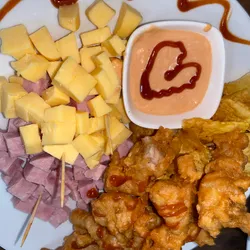 Fajita de cerdo y entremés sencillo