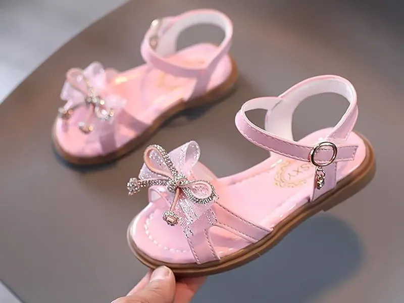 Sandalias de niña