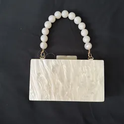 Bolso elegante tipo clutch blanco perlado con asa de perlas – nuevo con etiqueta