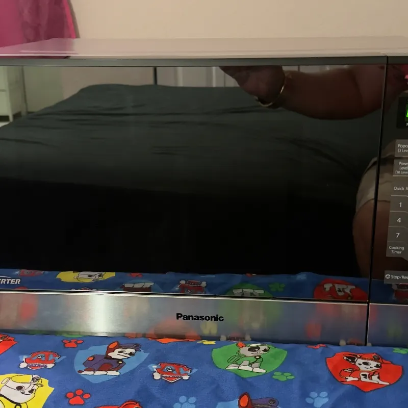 Microondas Panasonic Inverter 1200W – Grande, Potente y en Excelente Estado