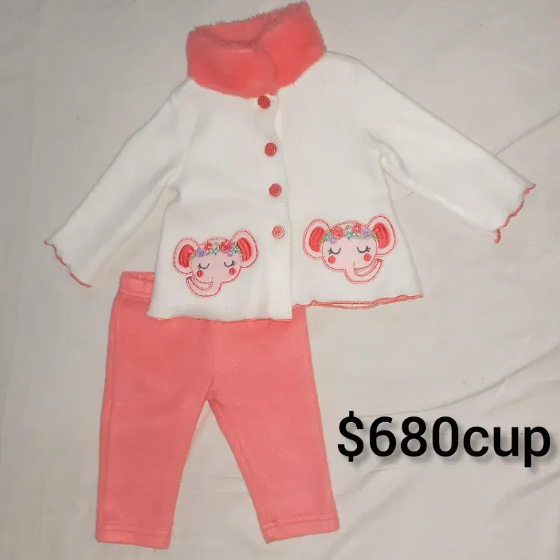 Conjunto rosado y blanco 