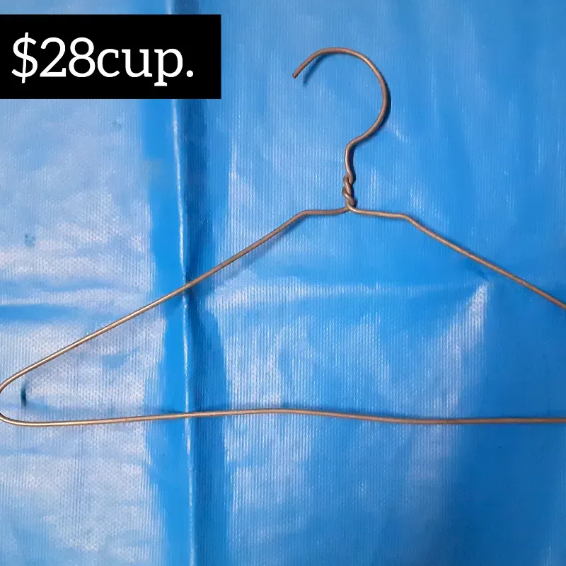 🥼👕GANCHOS PARA ROPA🧥👘 Evita el desorden en tu clóset y organízalo con amor...