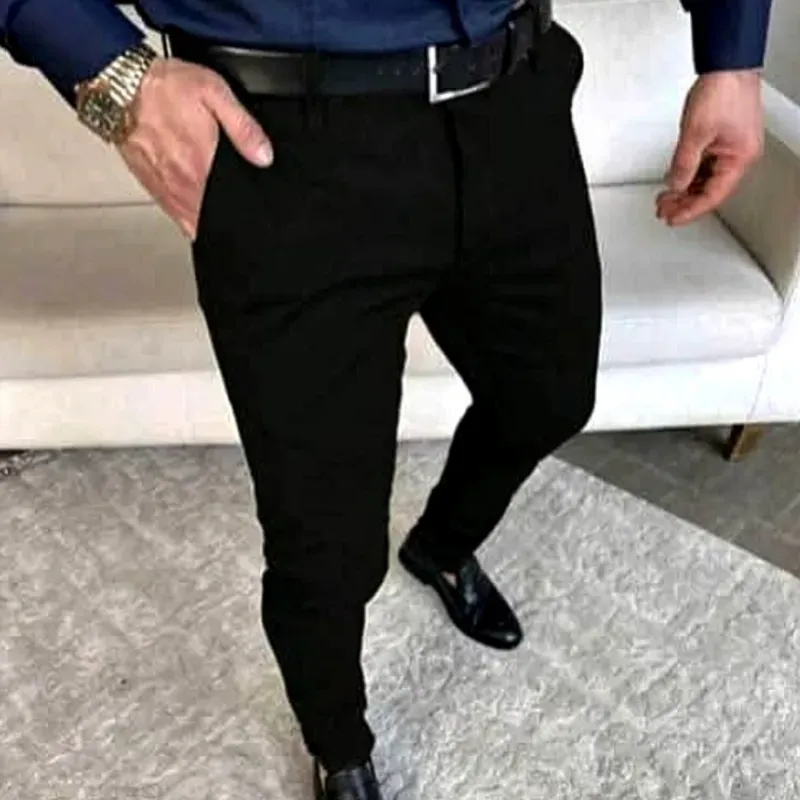 Pantalón negro en $20usd o al cambio de moneda en cup.