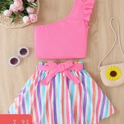 Blusa corta rosa y saya de colores 