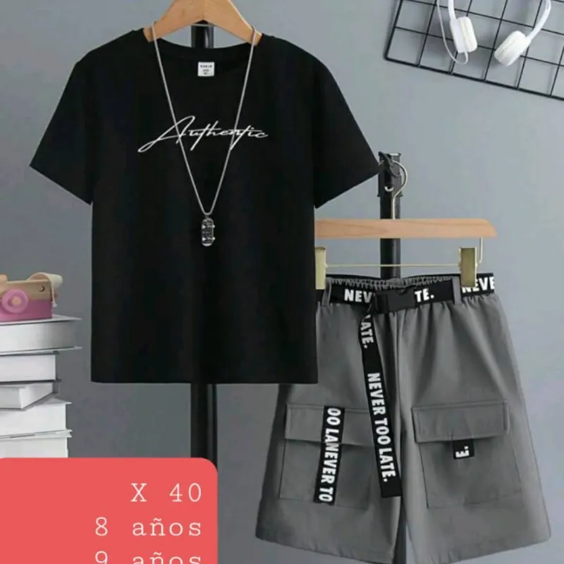 Pulover negro y short 4puerta ( incluye cinto)