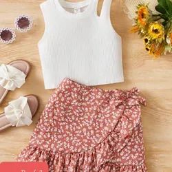 Saya de vuelo y blusa corta 
