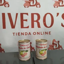 Latas de mermelada de guayaba