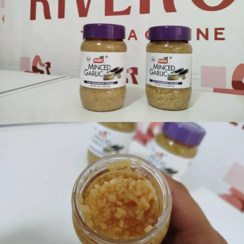 Pomos de ajo triturado