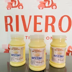 Pote de crema de queso Rivero
