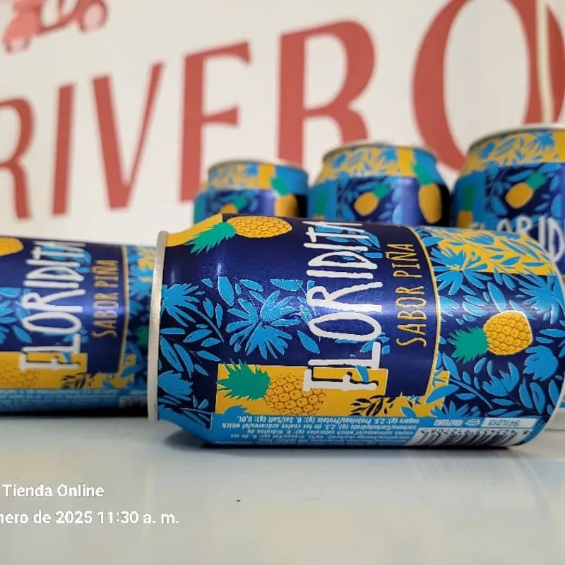 Refresco gaseado de lata 