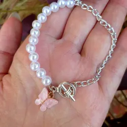 Pulsera de perlas y cadena