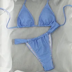 Bikini de rayas azul y blanco
