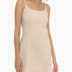 Vestido beige cierre en la espalda