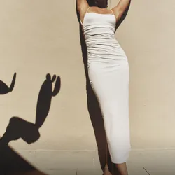 Vestido blanco de tiras en la espalda