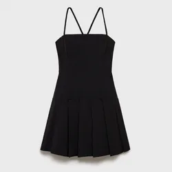 Vestido negro de pliegues
