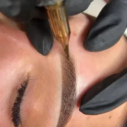 MICROPIGMENTACIÓN DE CEJAS