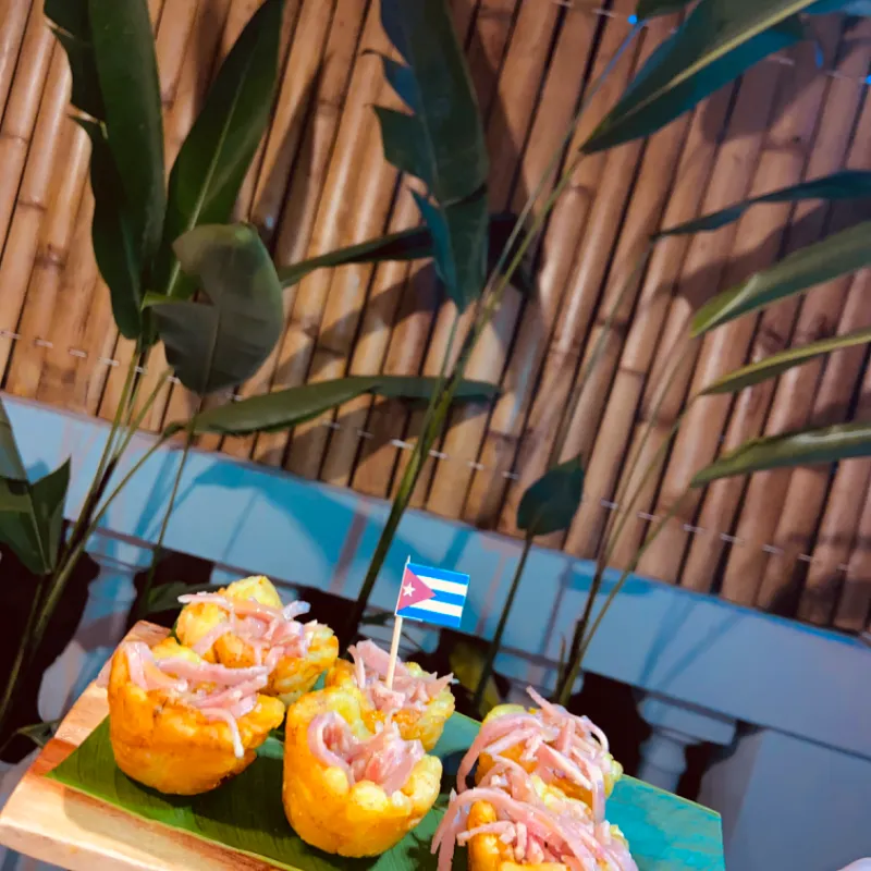 Tostones Rellenos 